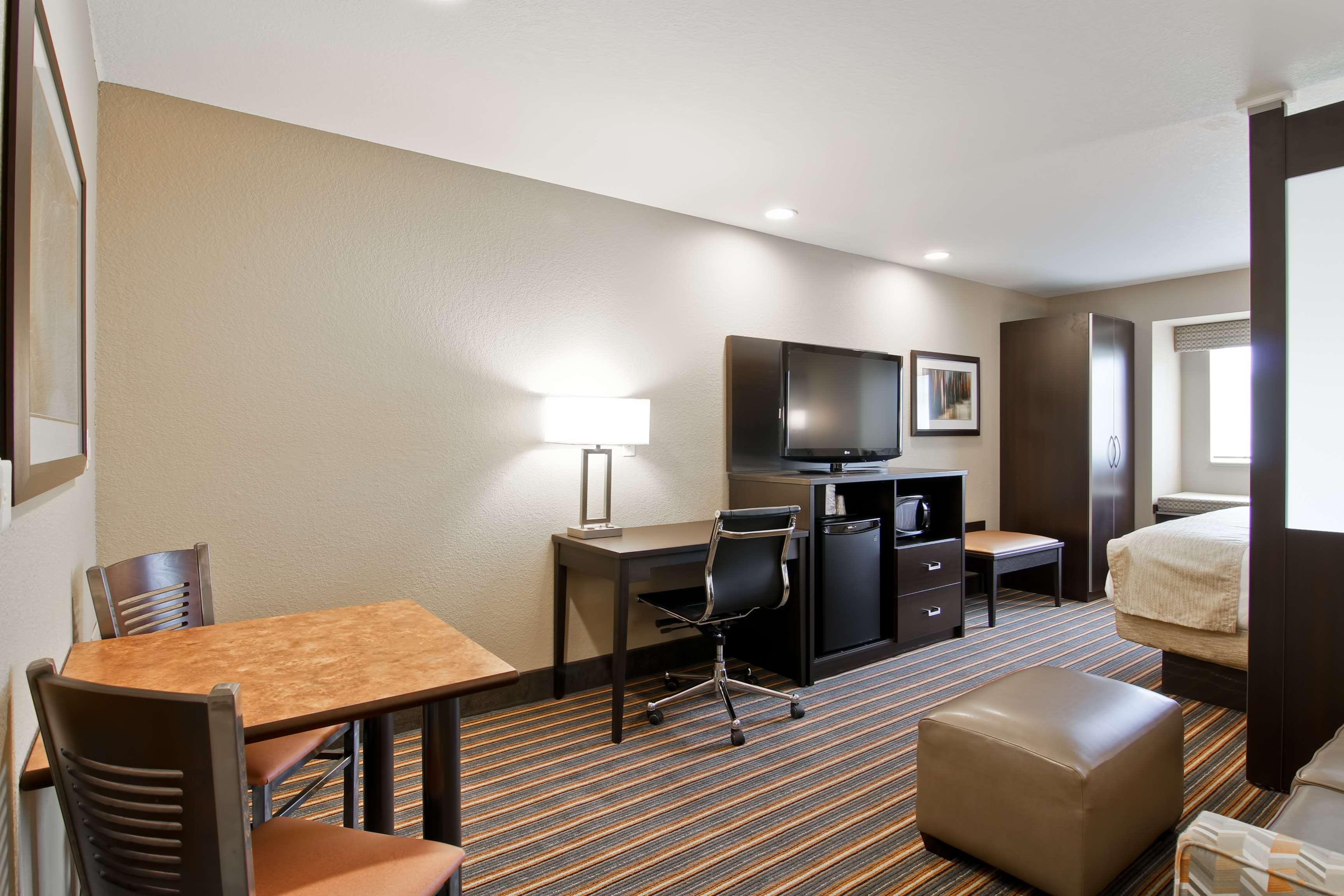 Best Western Plus Woodstock Inn & Suites Exterior foto