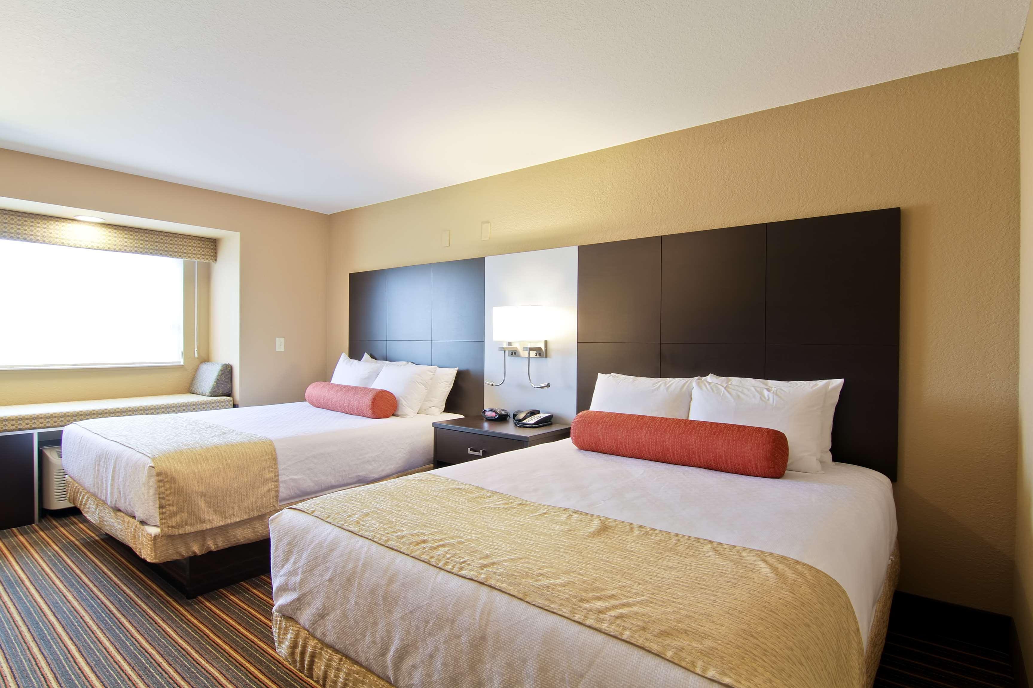 Best Western Plus Woodstock Inn & Suites Exterior foto