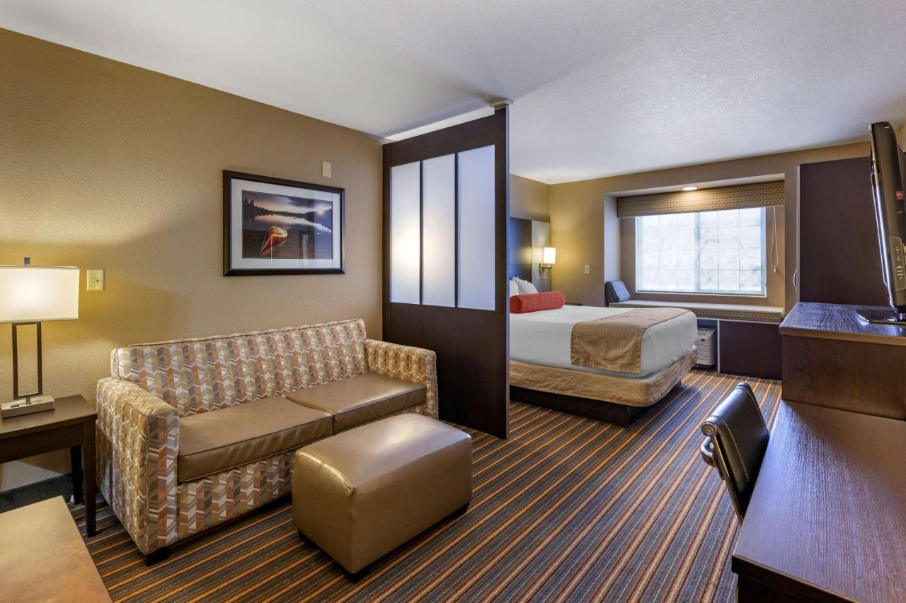 Best Western Plus Woodstock Inn & Suites Exterior foto