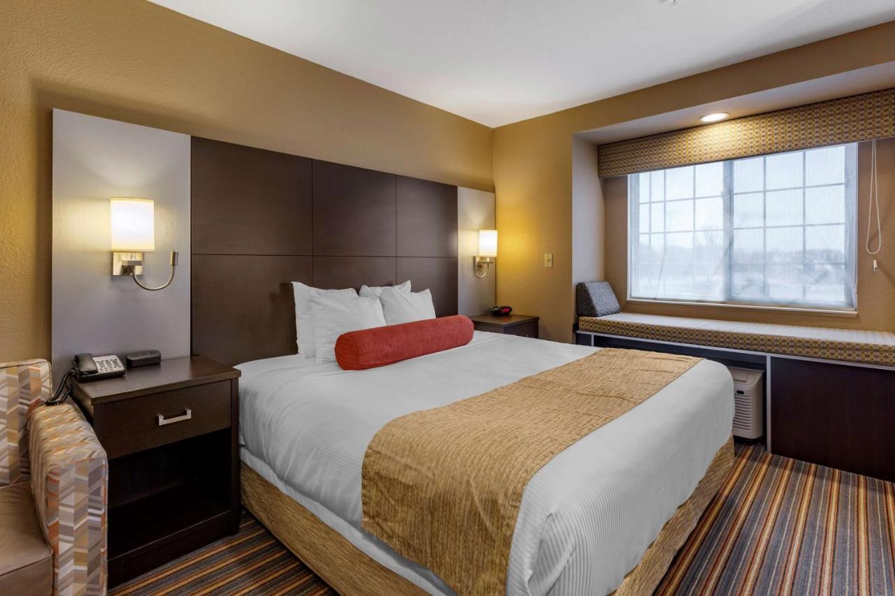 Best Western Plus Woodstock Inn & Suites Exterior foto