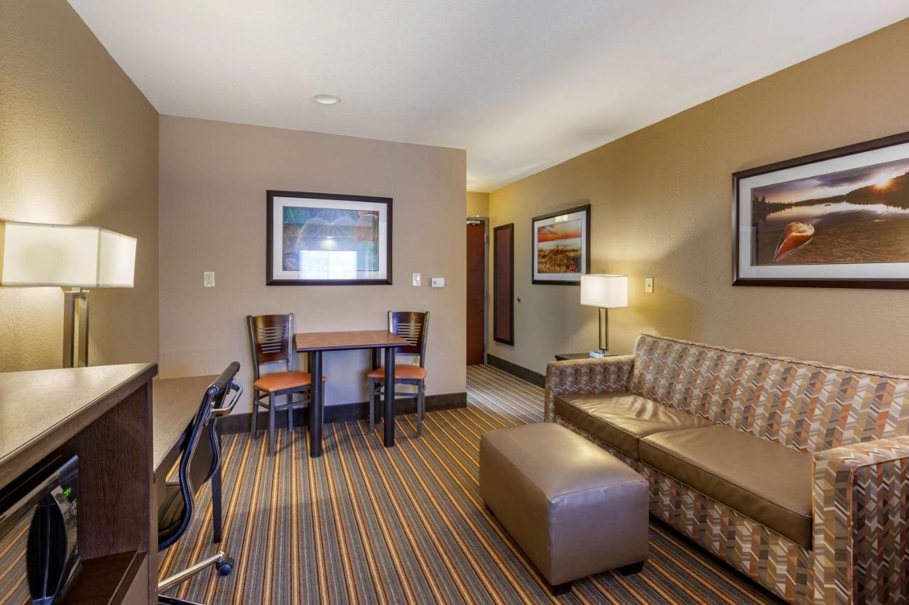 Best Western Plus Woodstock Inn & Suites Exterior foto