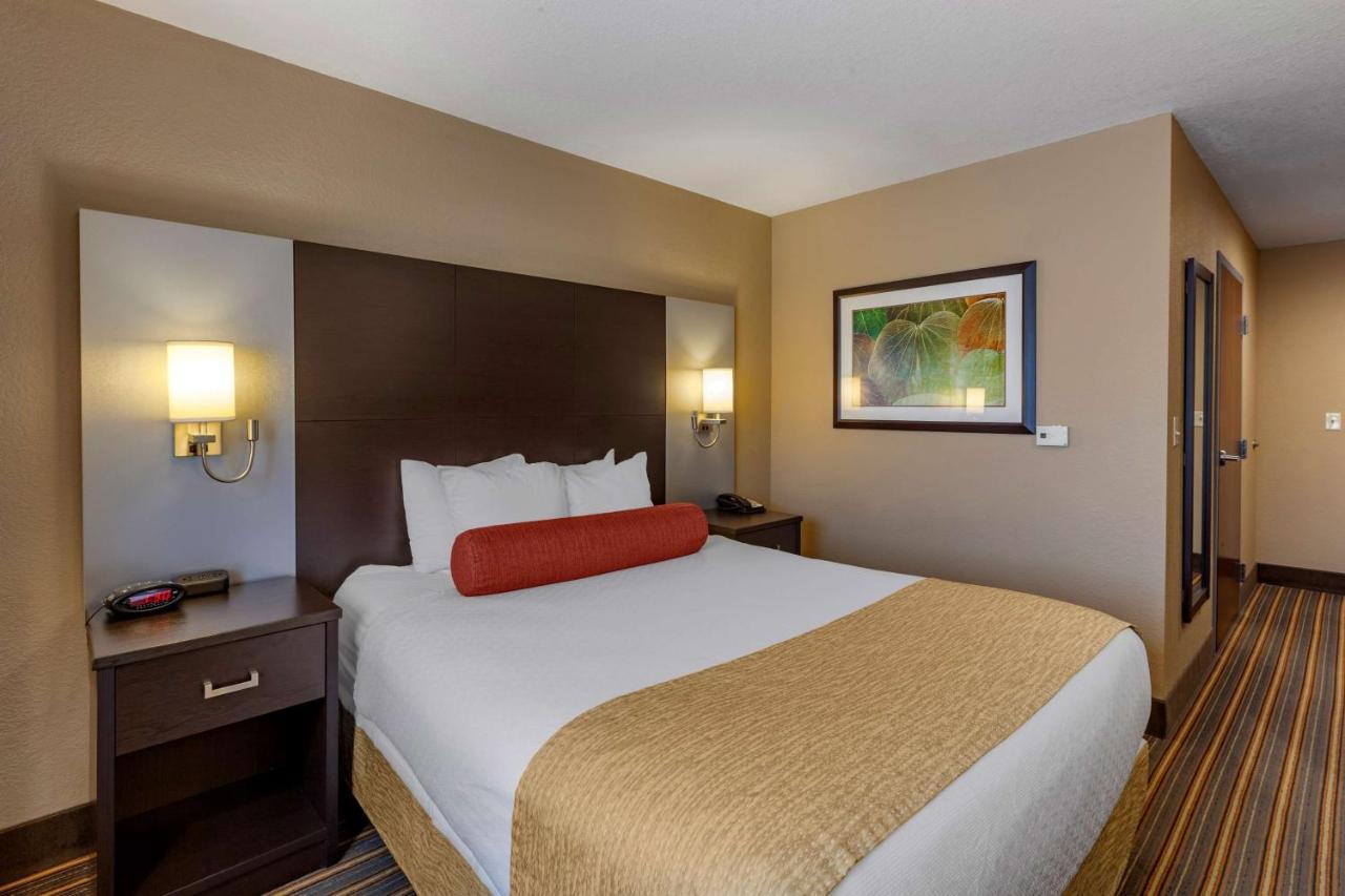 Best Western Plus Woodstock Inn & Suites Exterior foto