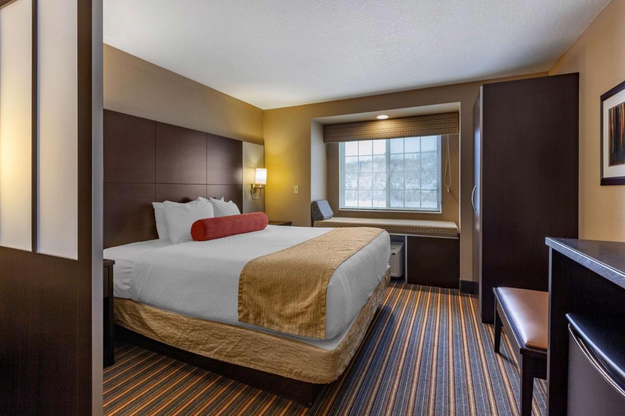 Best Western Plus Woodstock Inn & Suites Exterior foto
